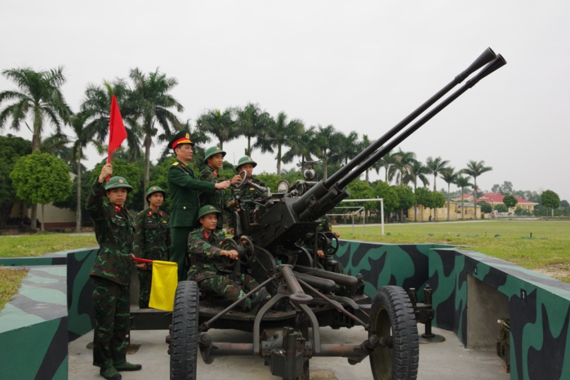 Đón Xuân trên trận địa canh trời